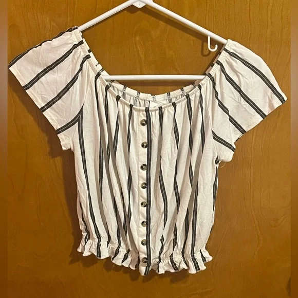 H&M striped Crop Top. Women’s size XS. - Picture 3 of 11